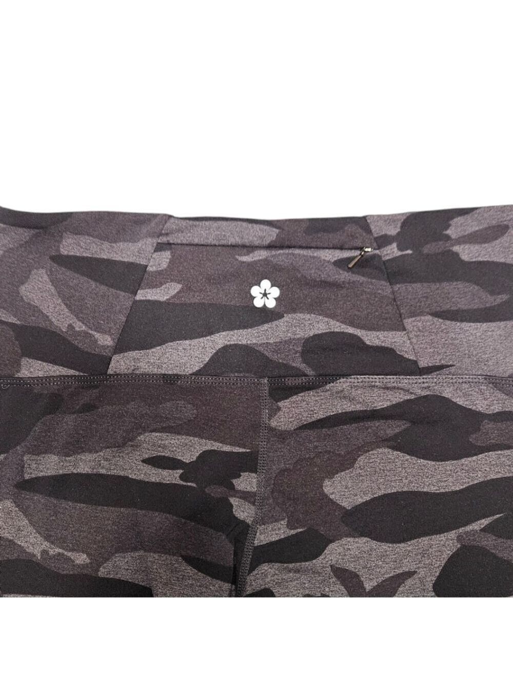 Tuff Athletics Women's Camo Capri Leggings - Size Medium - High Waist Stretch - Picture 4 of 6